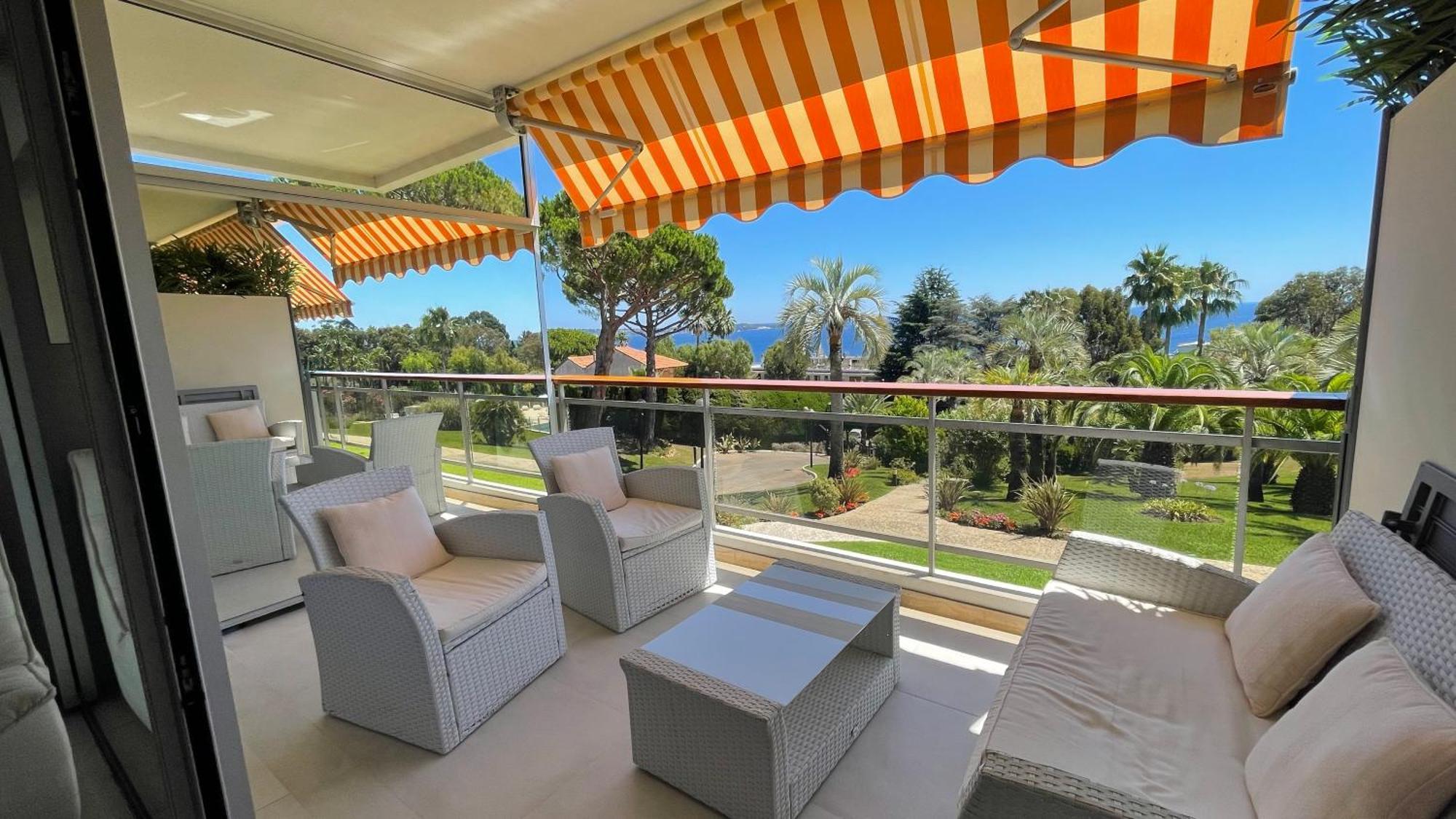 Appartement 2 Chambres Vue Mer Panoramique, Proche Croisette Cannes Vallauris Kültér fotó